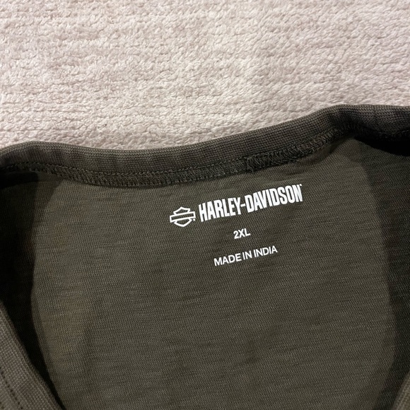 Harley Davidson Men's Wrench Crew Tee
Part Number: 96059-23AC - Picture 3 of 5